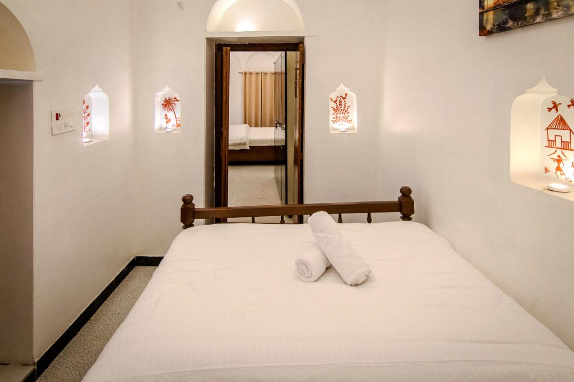 ITH_STAYS_RUDRESHWAR_MAHADEO_KOTHI_KASHI_FAMILY_SUITE-6