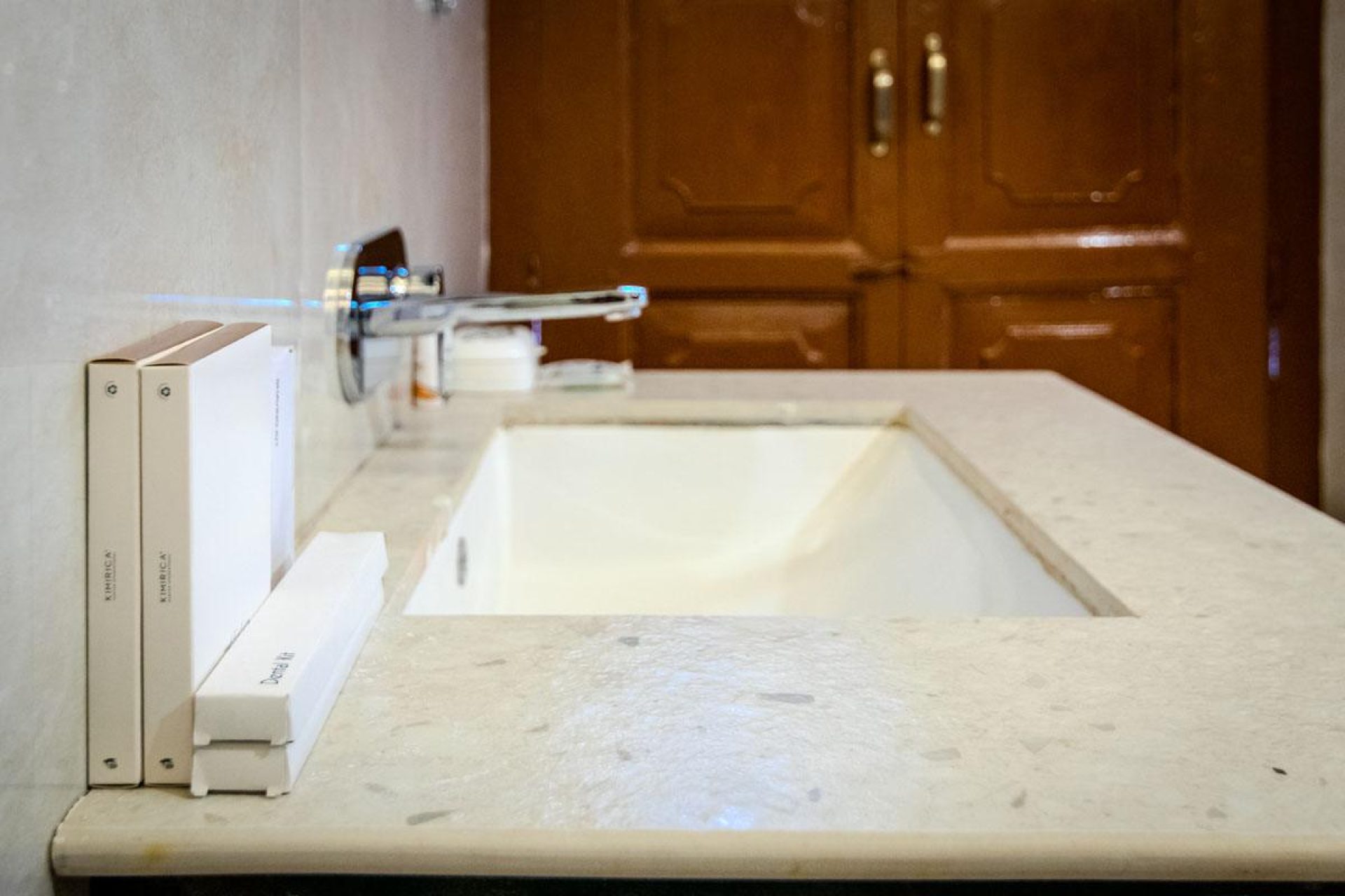 ITH_STAYS_RUDRESHWAR_MAHADEO_KOTHI_KASHI_FAMILY_SUITE_BATHROOM-2