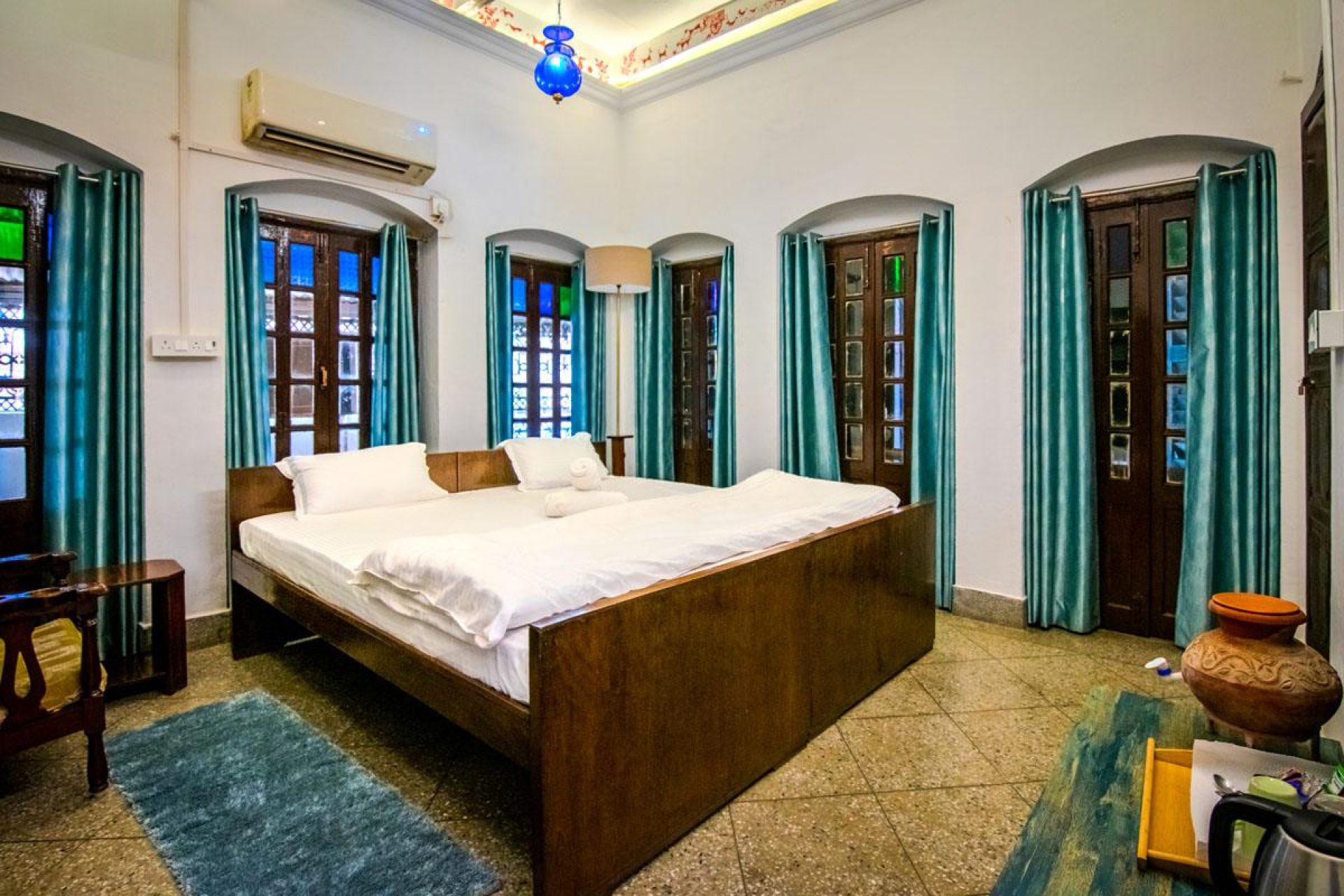 ITH_STAYS_RUDRESHWAR_MAHADEO_KOTHI_STANDARD_ROOM-2