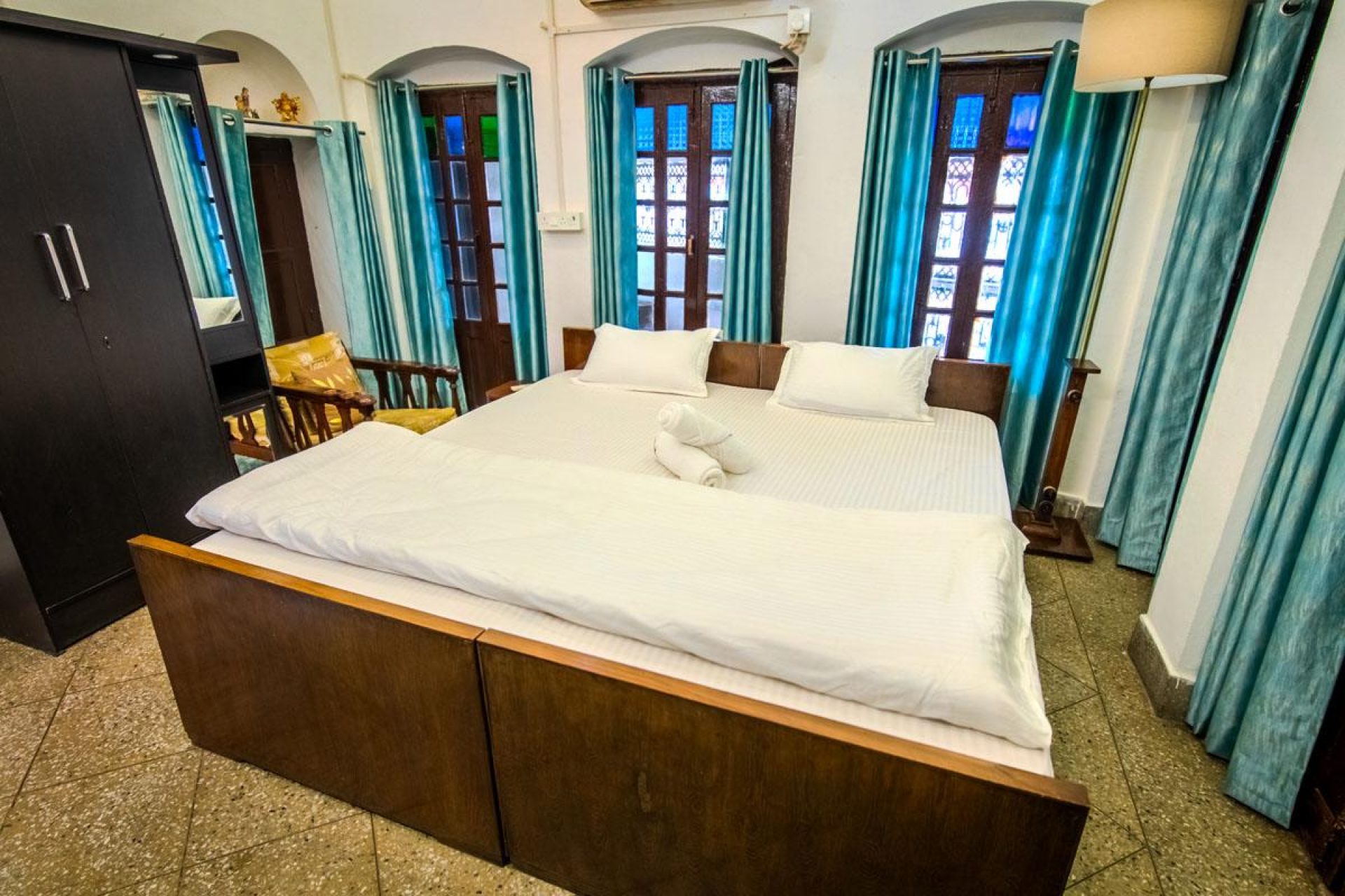 ITH_STAYS_RUDRESHWAR_MAHADEO_KOTHI_STANDARD_ROOM-4