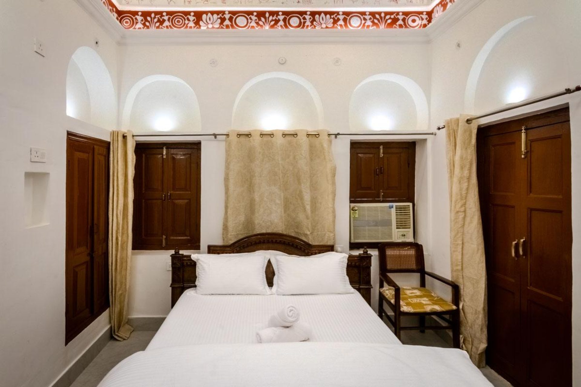 ITH_STAYS_RUDRESHWAR_MAHADEO_KOTHI_SUPERIOR_ROOM_TERRACE-2